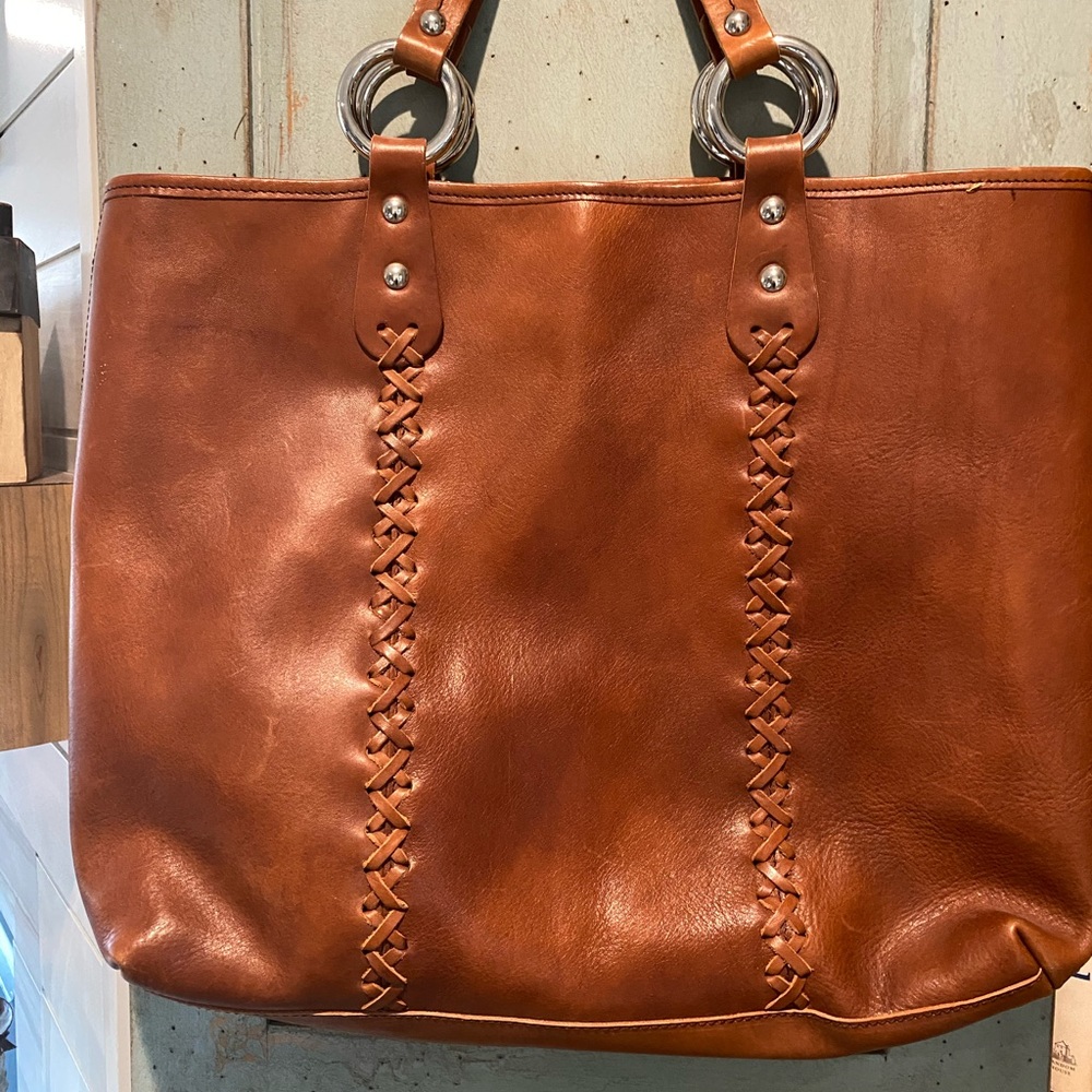 Leather tote bag